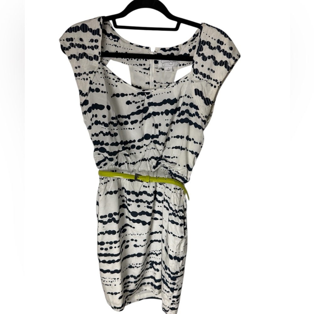 Jessica Simpson dress Black and White Patterned Dress with Belt